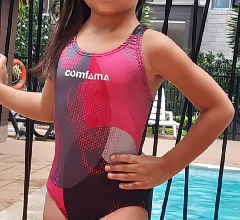 Uniforme Natación Niña Comfama, Fucsia x Negro
